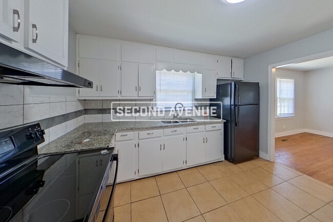 Building Photo - 1609 51st St W