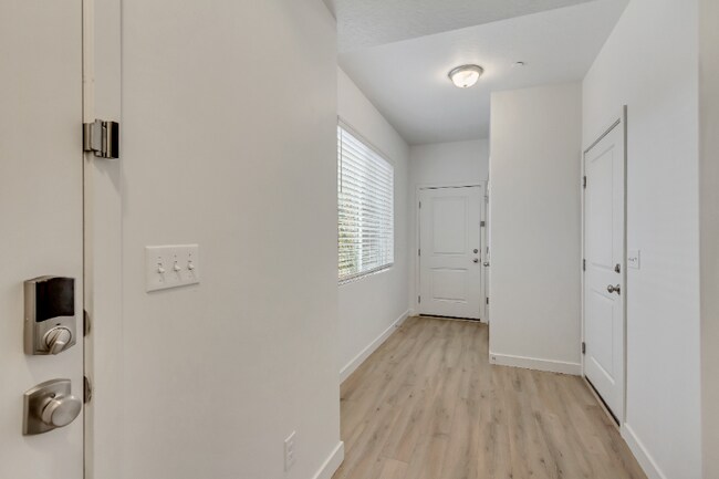 Photo - 238 Paramount Ave Townhome