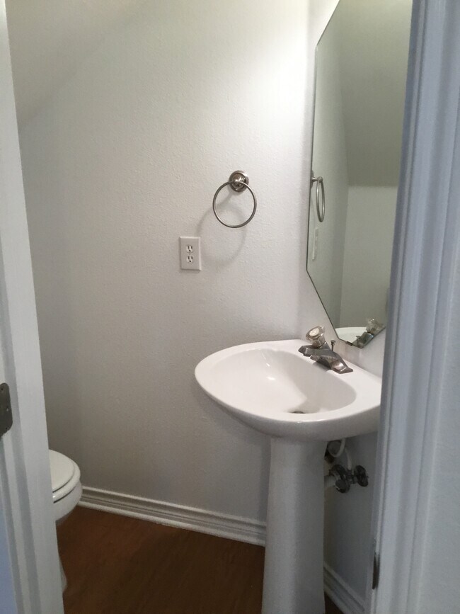 Foto del edificio - 2909 Whisper Oaks Ln