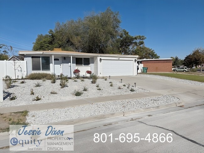 Photo - 5940 S Starlite Dr (Murray, UT) House