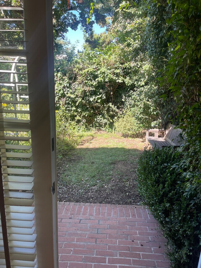 Foto del edificio - 16055 Temecula St