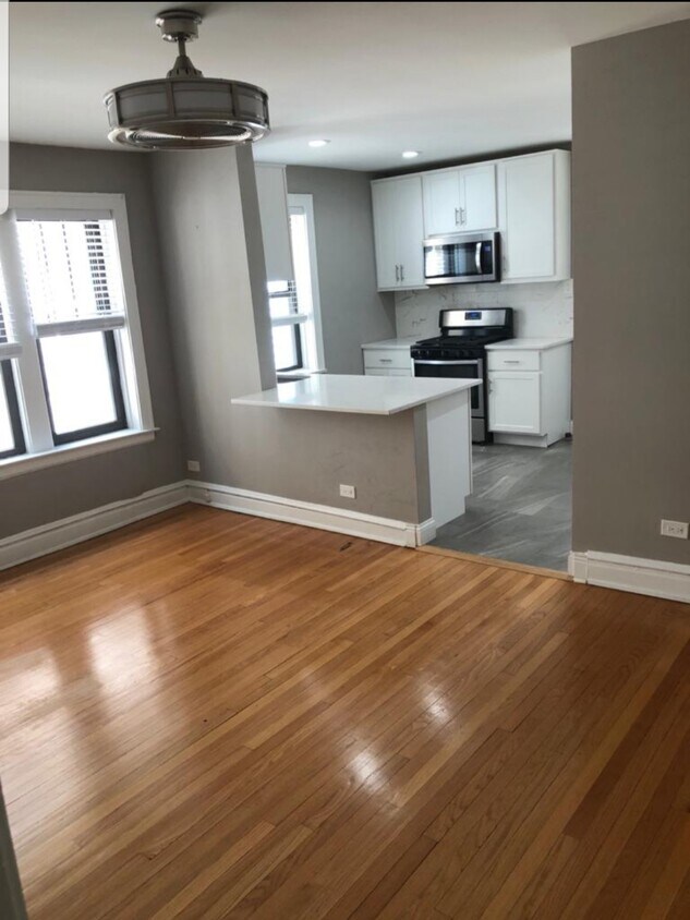 kitchen and dining area - 917 Ontario St