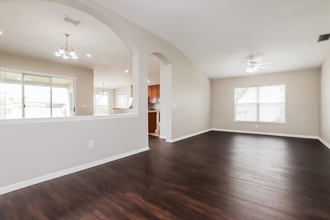 Foto del edificio - 6915 Runner Oak Dr