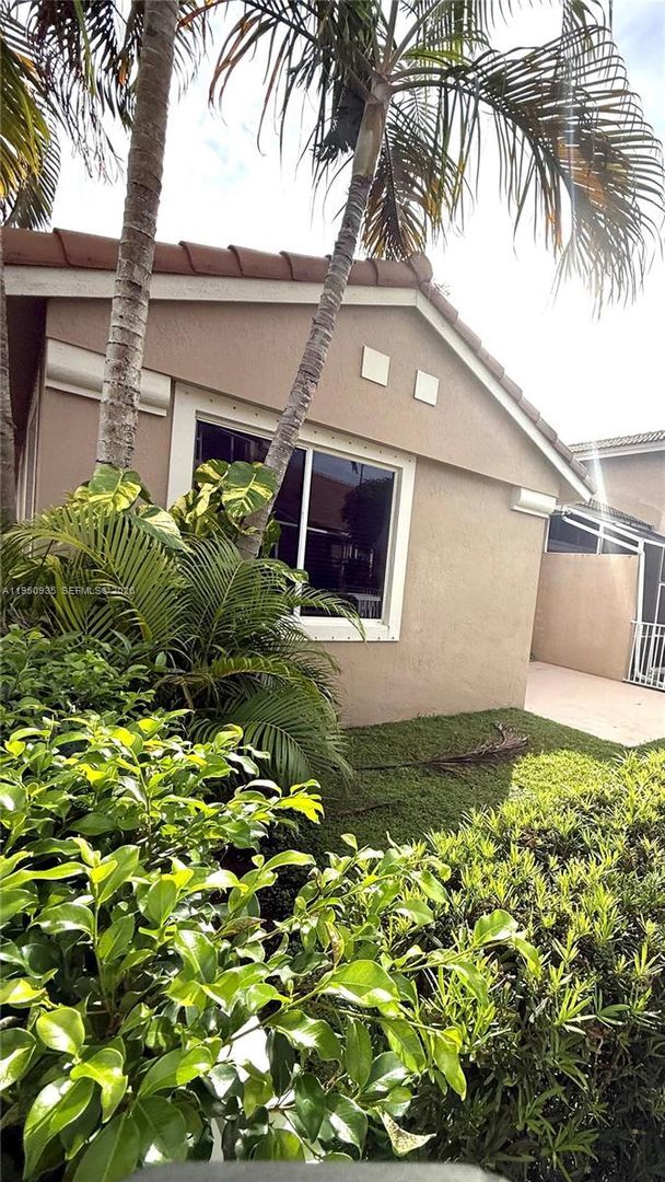 Foto del edificio - 15825 SW 11th St