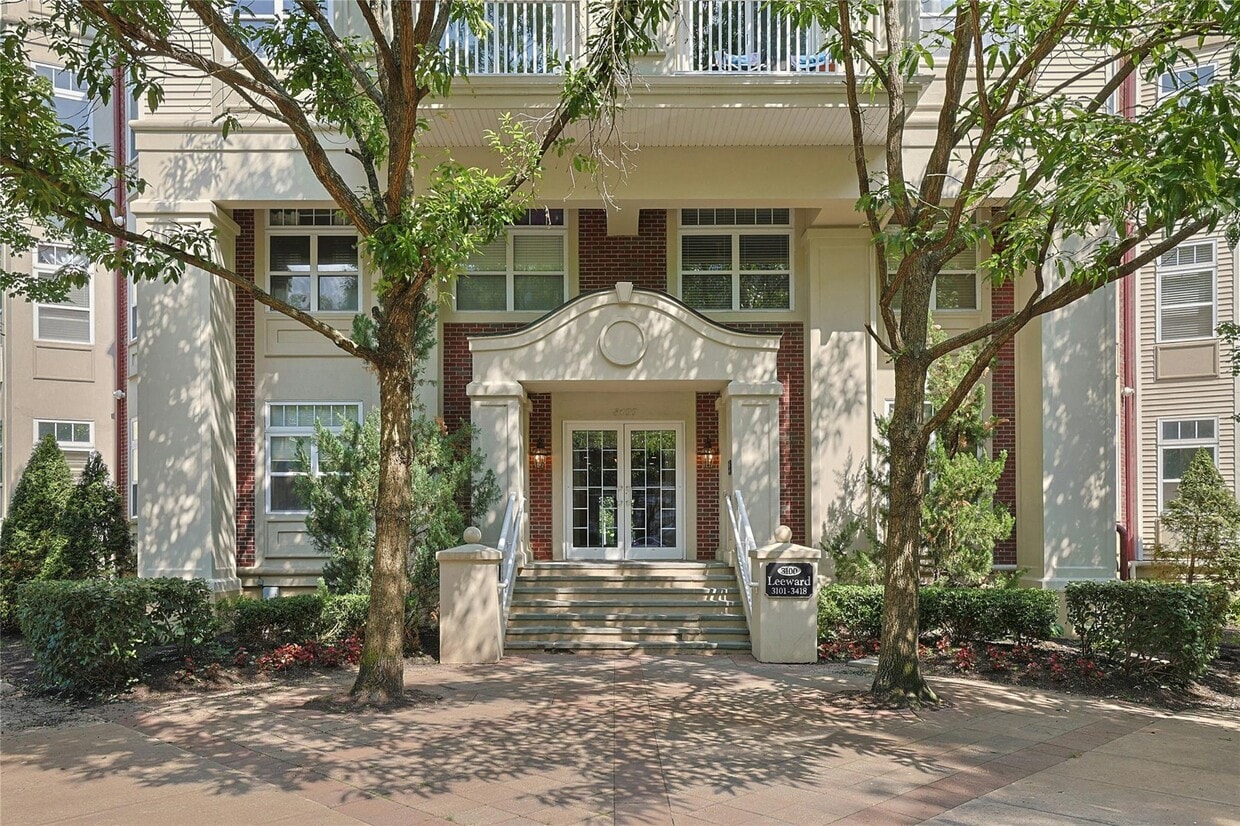 Primary Photo - 3216 Leeward Dr