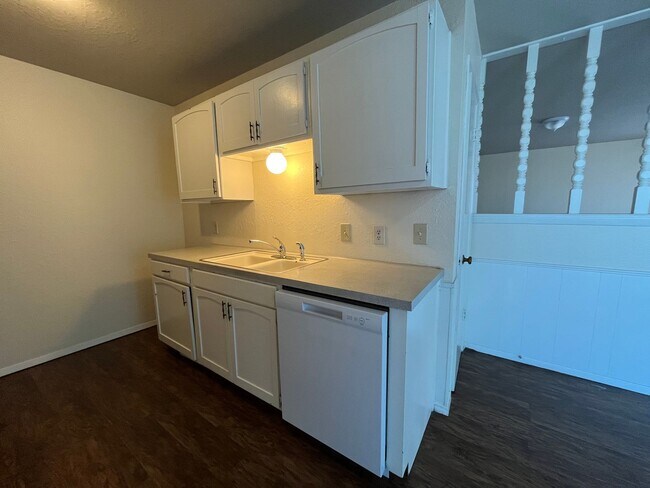 Foto del edificio - Sheridan Duplexes 01-03