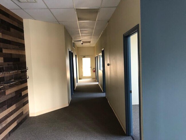Building Photo - 25 Neil Ave Suite 209