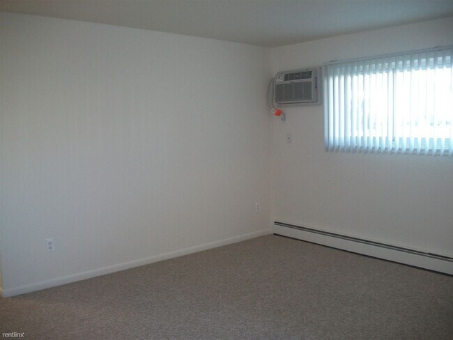 Foto del edificio - 2 br, 1 bath Apartment - Village Square