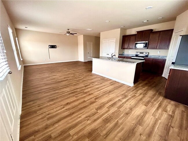 Building Photo - 3591 Falconwood Dr