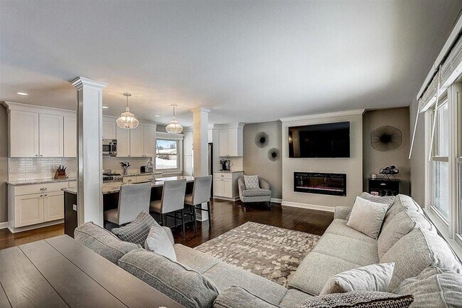 Foto del edificio - Updated Brookfield 4 bedroom home