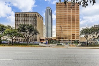 Building Photo - 3307 Chris Dr
