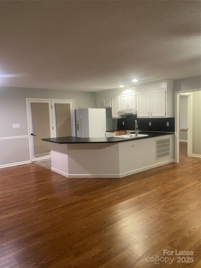 Foto del edificio - 3481 Mason Spring Dr