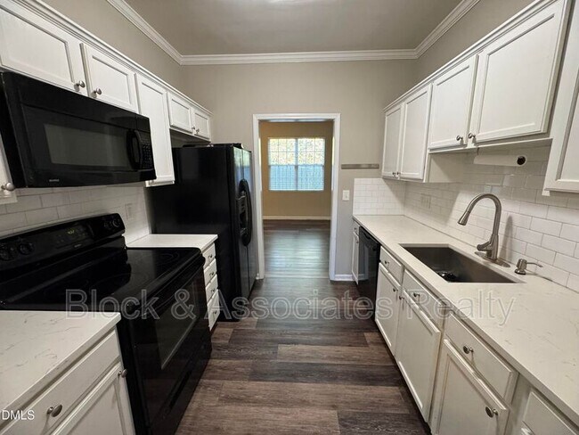 Foto del edificio - 844 Horton Rd