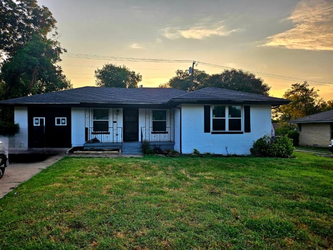 Building Photo - 2814 Belknap Ave