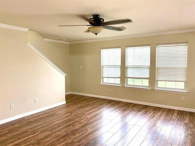 Foto del edificio - 731 Abundance Ln