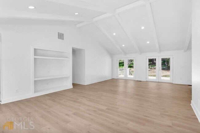 Foto del edificio - 12005 Hamilton Rd