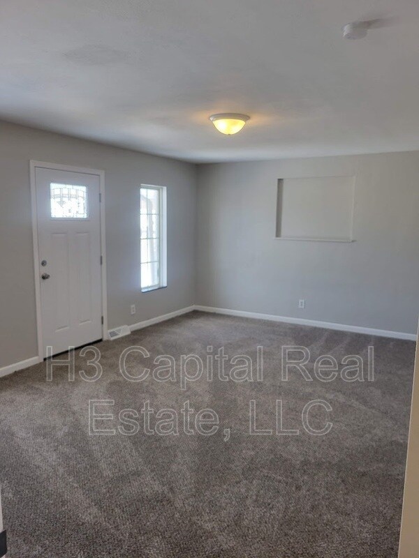 Building Photo - 4900 Maryville Rd