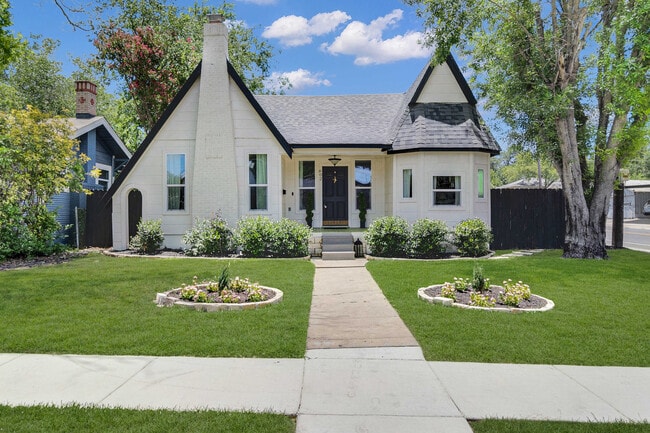 Foto del edificio - 902 Bailey Ave