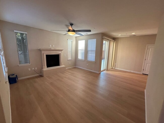 Building Photo - Solar Powered Modern Tri Level!