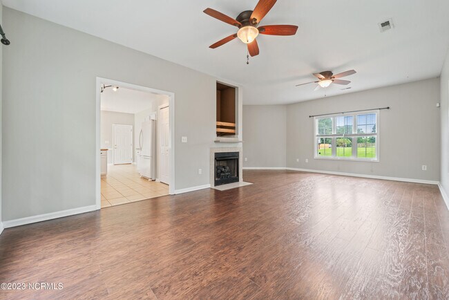 Building Photo - 105 Bridgeway Ct