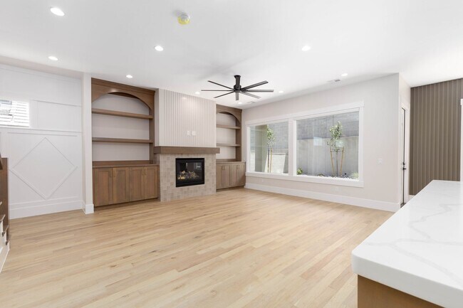 Building Photo - Gorgeous 5 bed 4 bath in Desert Canyons