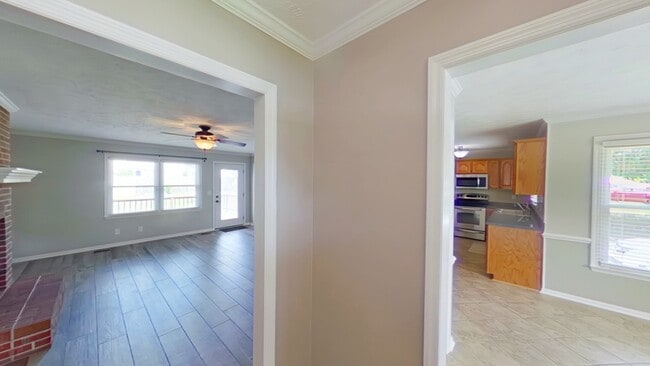 Building Photo - 867 Flintwood Rd