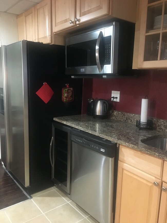 Dishwasher and Beverage Fridge - 10831 Hickory Ridge Ln