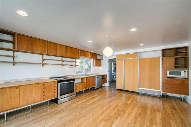 Building Photo - 2424 Odle Pl