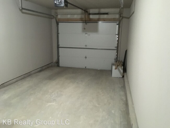 Building Photo - 2 br, 2.5 bath House - 632 Maggie Court