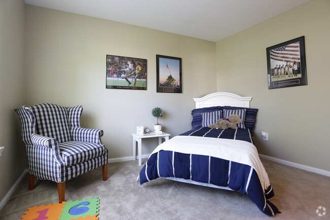 Dormitorio de invitados de 2 habitaciones en Aspen - Woodmill Apartment Homes