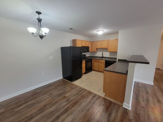 Foto del edificio - 2 Bedroom/2 Bath Condo in Ardmore Crest Co...