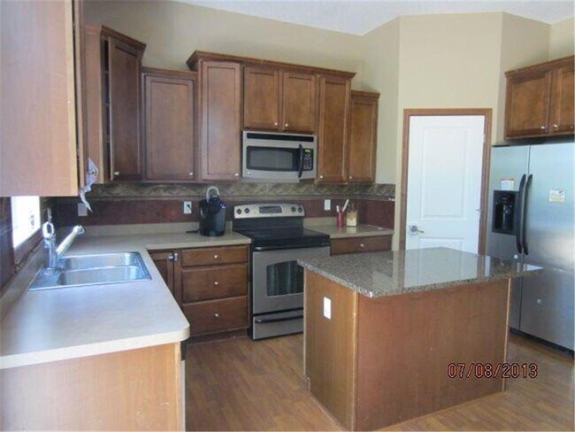 Foto del edificio - 5073 Dunkirk Pl N