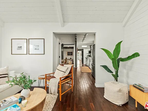 Foto del edificio - 3012 Bentley Ct