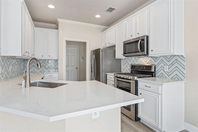 Building Photo - 8727 Bigelow Dr