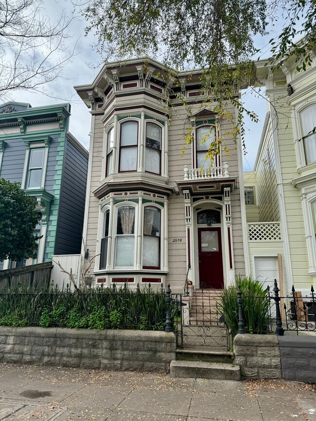 Building Photo - 2908 Folsom St
