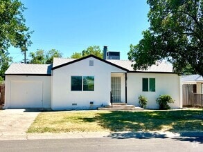 Building Photo - 2218 Lambert St