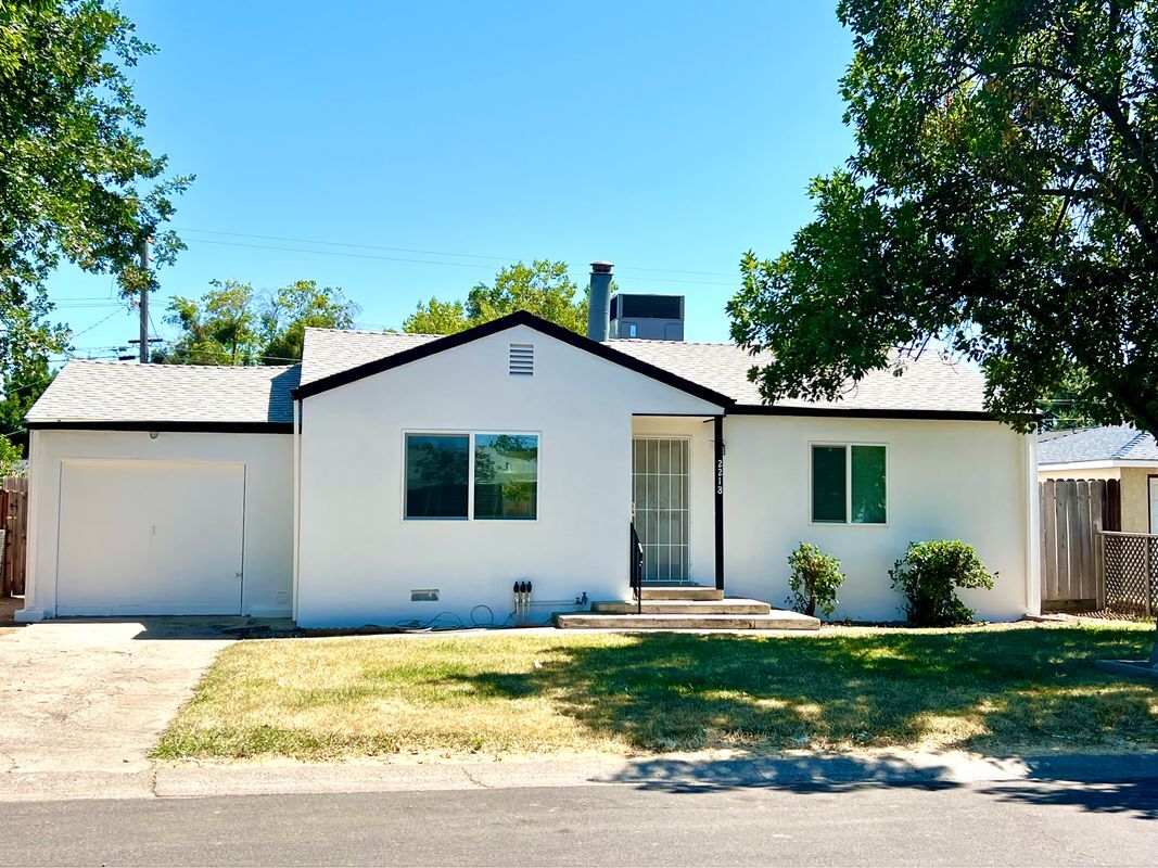 Primary Photo - 2218 Lambert St