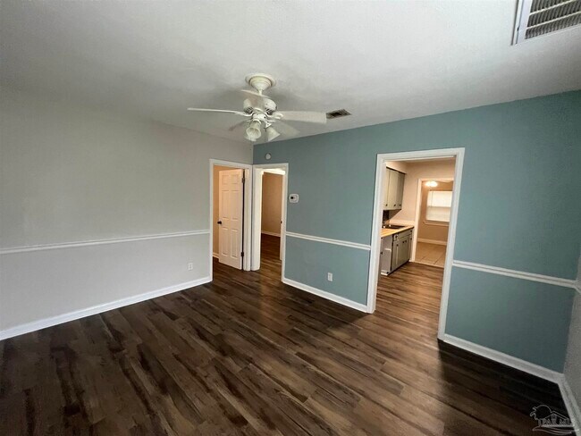 Building Photo - 45 W Carver Dr