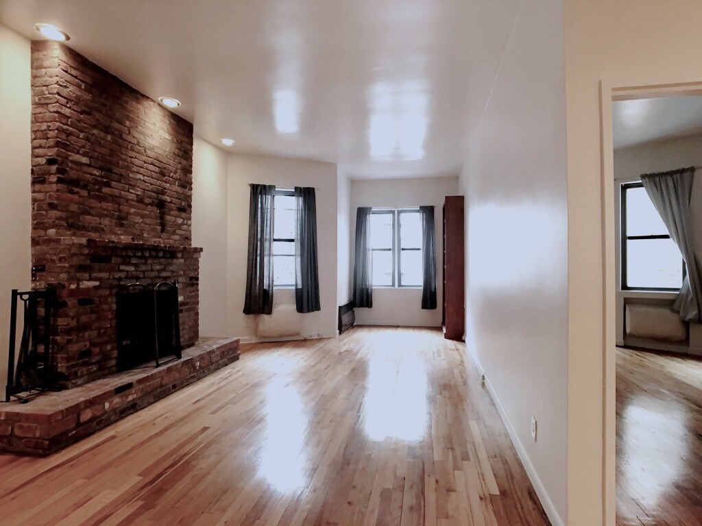 Primary Photo - 413 E 85th St