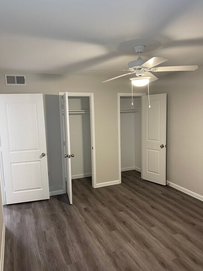 Commons McNeese 4510 Common St Lake Charles, LA Apartments for