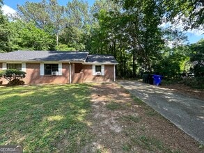 Building Photo - 105 Meadowbrook Ct