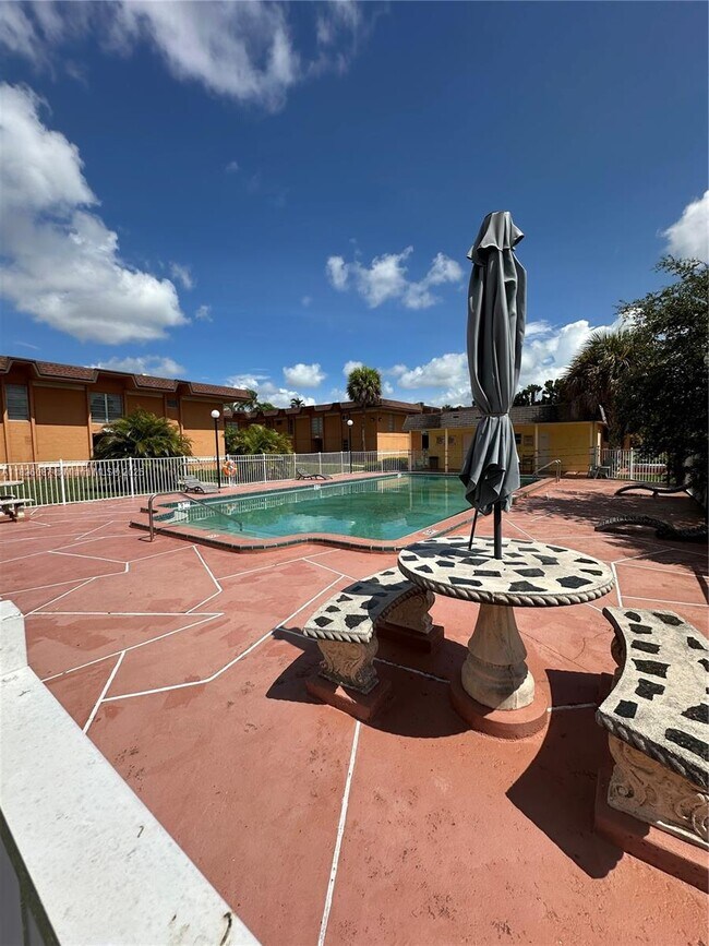 Foto del edificio - 9487 SW 76th St