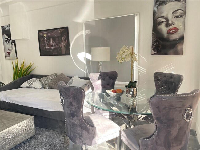 Foto del edificio - 6673 Lexington Ave