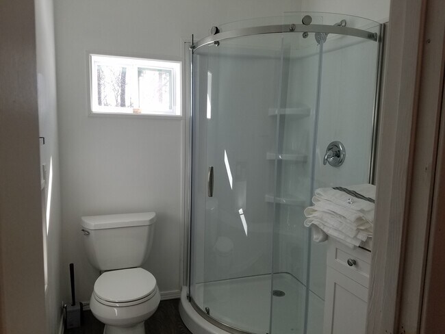 Foto del edificio - 453 N Flat Rock Rd