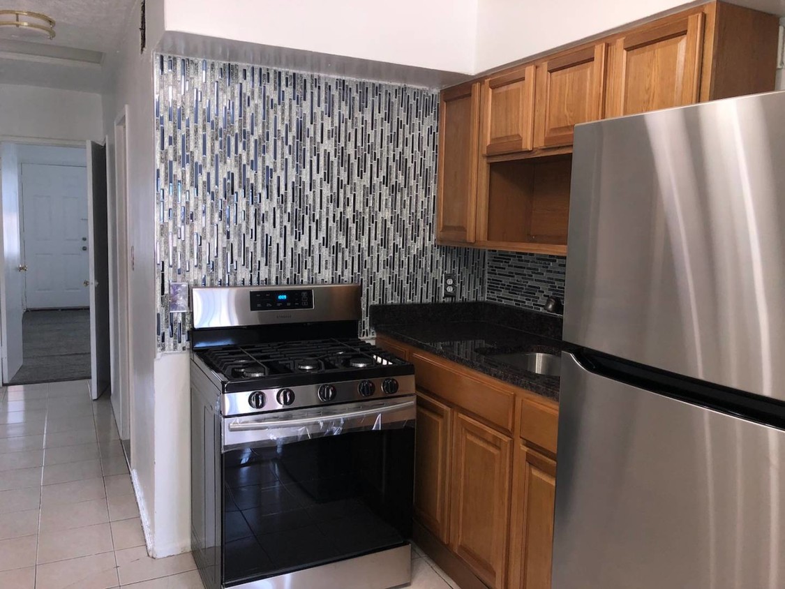 Primary Photo - 10112 Avenue K