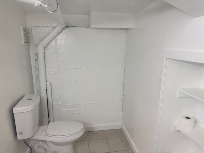 Building Photo - Perez- Sandalwood