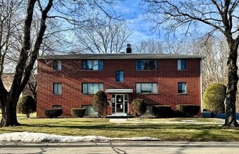 Building Photo - 320 Elm St