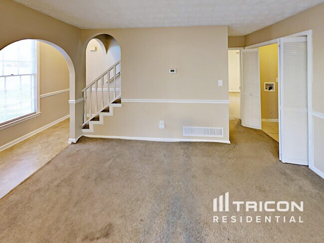 Building Photo - 55 6th Ave