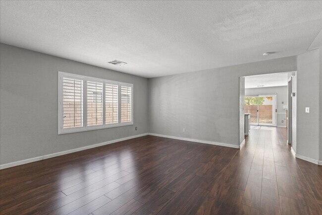 Foto del edificio - Gorgeous 4 Bedroom Home with Modern Feel i...