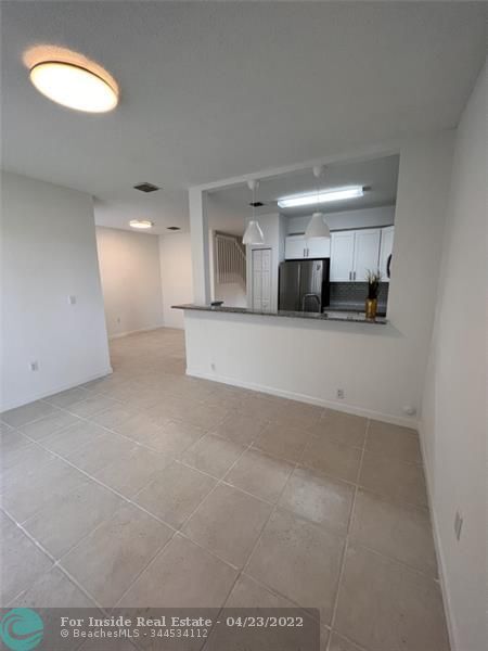 Building Photo - 7953 N Southwood Cir